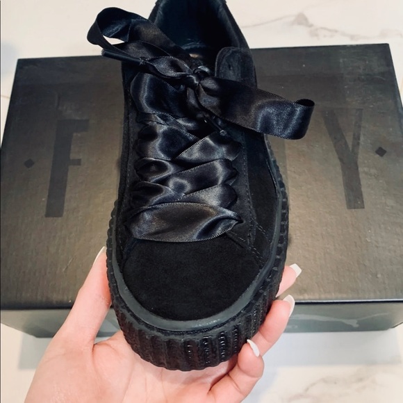 SOLD Puma creepers - Picture 2 of 6